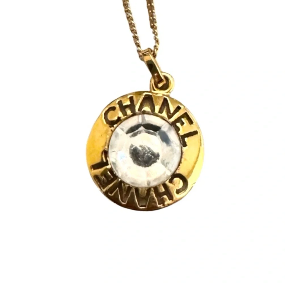 💗VINTAGE CHANEL With ”CHANEL” Filigree Pendant Gold-Plated 16-Inch Necklace